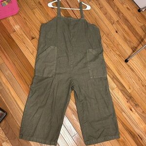 Universal Thread Wide Legged strapped jumpsuit